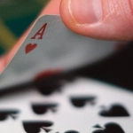 Блэкджек глазами интроверта за карточным столом в казино